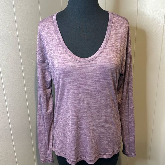 Lululemon heathered foxglove Meant To Move scoop neck lightweight tee. Size 6. - Picture 4 of 10
